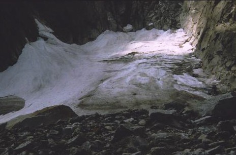 Small niche glacier